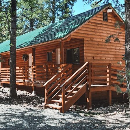 Pinewoods Resort And Rv Park Duck Creek Village Экстерьер фото