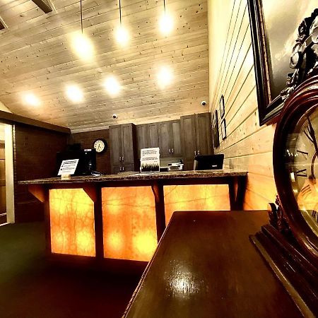 Pinewoods Resort And Rv Park Duck Creek Village Экстерьер фото