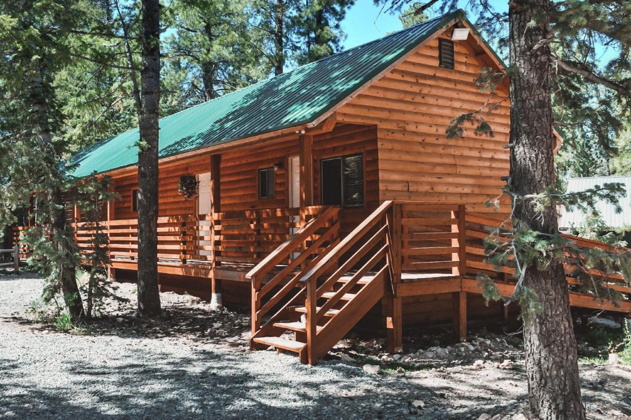 Pinewoods Resort And Rv Park Duck Creek Village Экстерьер фото
