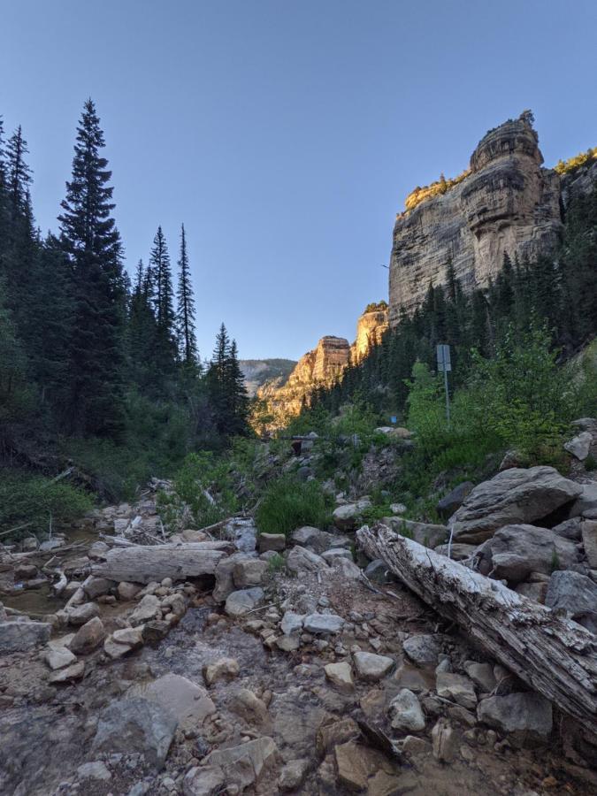 Pinewoods Resort And Rv Park Duck Creek Village Экстерьер фото