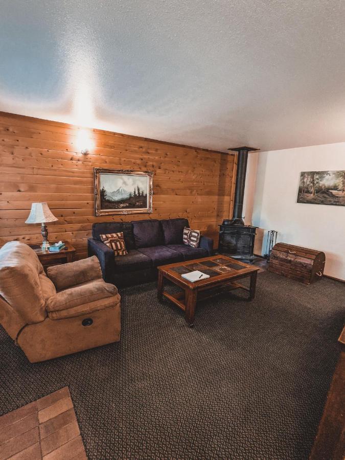 Pinewoods Resort And Rv Park Duck Creek Village Экстерьер фото