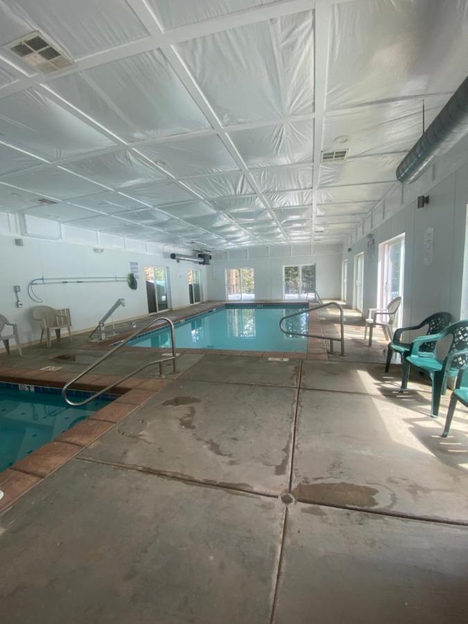 Pinewoods Resort And Rv Park Duck Creek Village Экстерьер фото