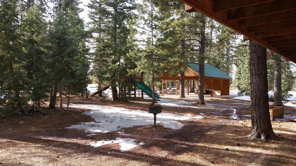 Pinewoods Resort And Rv Park Duck Creek Village Номер фото